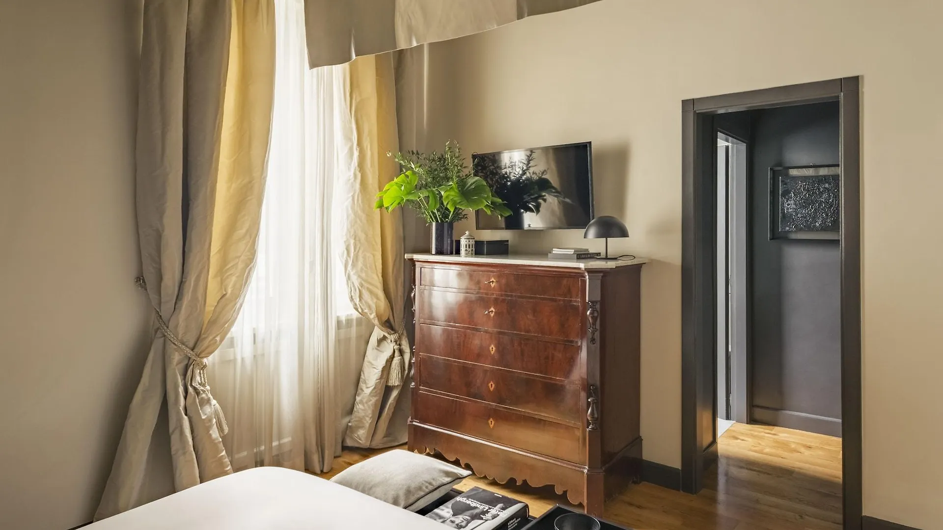 *** Guest house Crossing Condotti Rome Italy